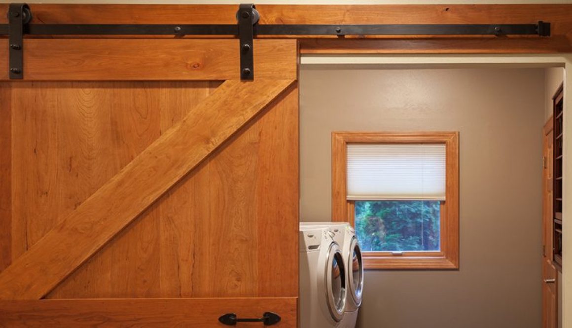 CLOSETS, MUDROOMS & LAUNDRY ROOMS